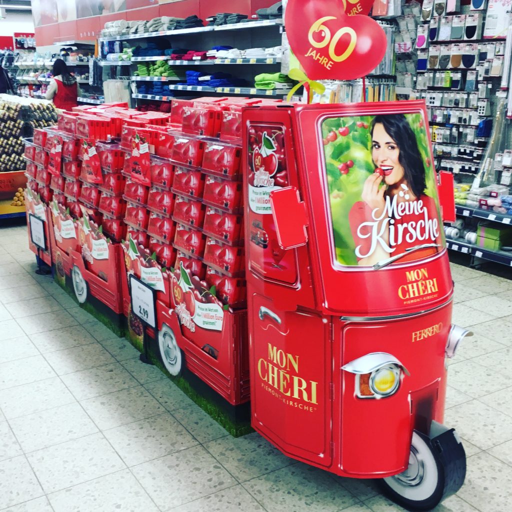 Ab Wie Viel Jahren Darf Man Mon Cherie Kaufen Mon Cherie Ferrero 60 Jahre Aufsteller - naschkater.com - das