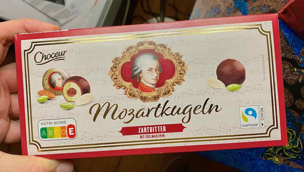 Aldi Choceur Mozartkugeln Zartbitter Nutri-Score E - naschkater.com ...